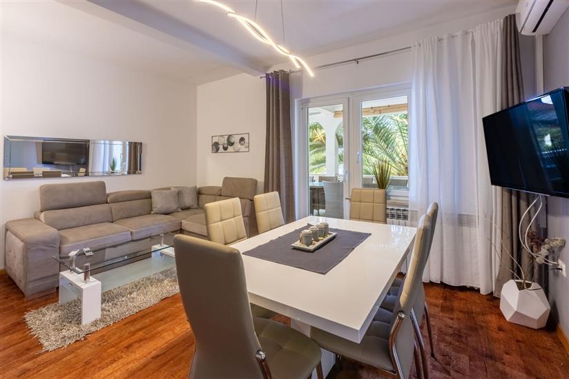 Apartment A1, for 6 persons