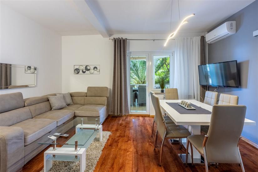 Apartment A1, for 6 persons