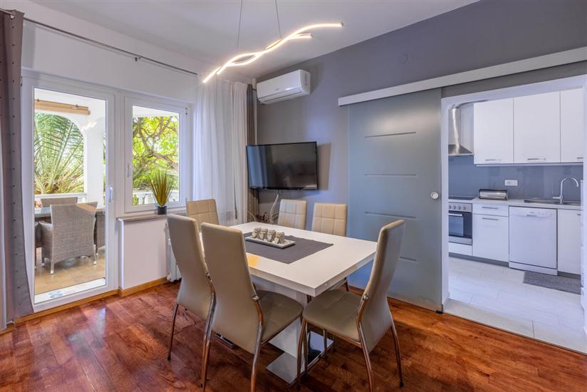 Apartment A1, for 6 persons