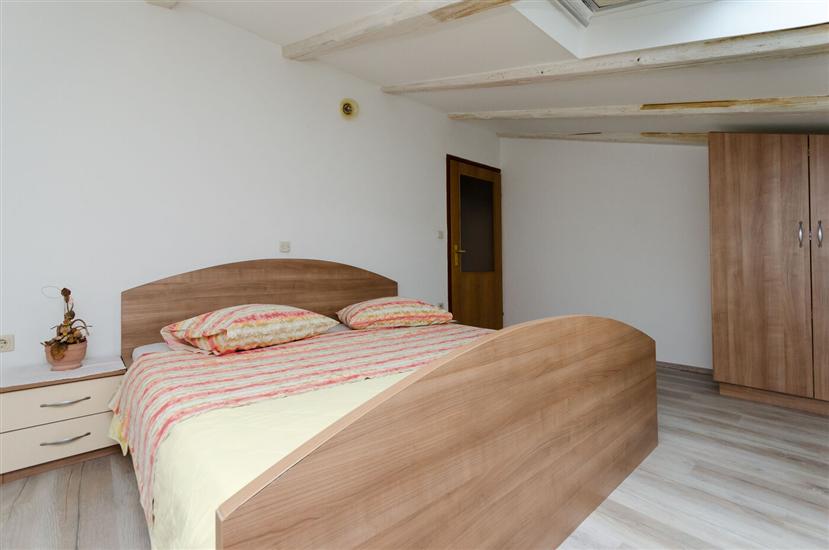 Apartment A1, for 6 persons