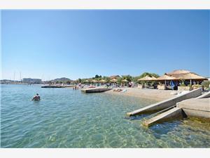 Accommodatie aan zee Sibenik Riviera,ReserverenNenaVanaf 142 €