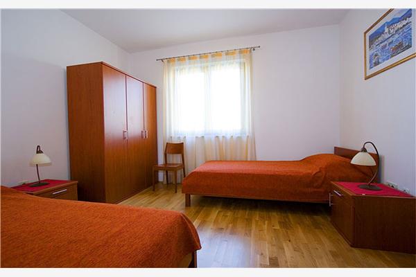 Apartment A2, for 8 persons