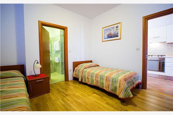 Apartment A2, for 8 persons