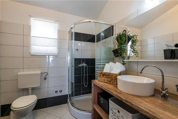 House K1, for 8 persons