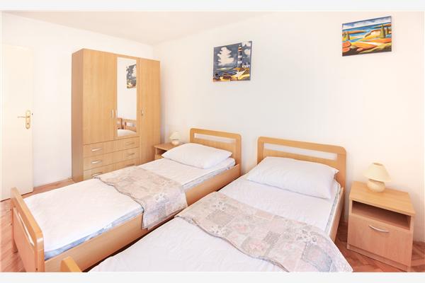 Apartment A1, for 5 persons