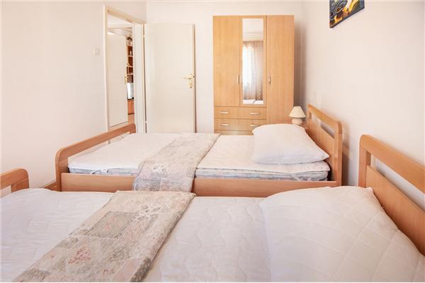 Apartment A1, for 5 persons