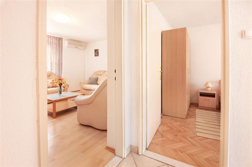 Apartment A1, for 5 persons