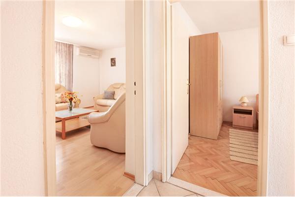 Apartment A1, for 5 persons