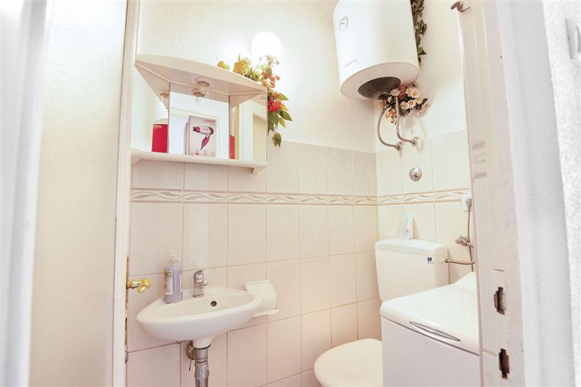 Apartment A1, for 5 persons