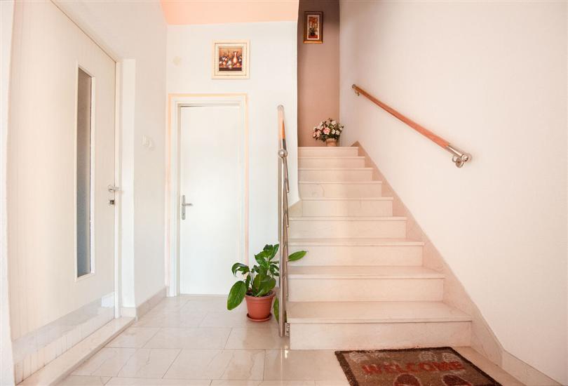 Apartment A1, for 5 persons