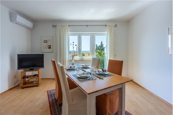 Apartment A1, for 5 persons