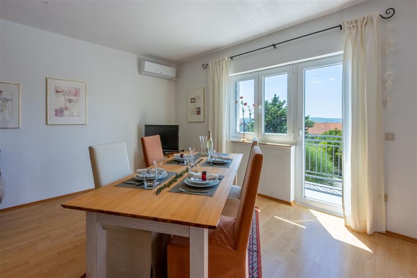 Apartment A1, for 5 persons