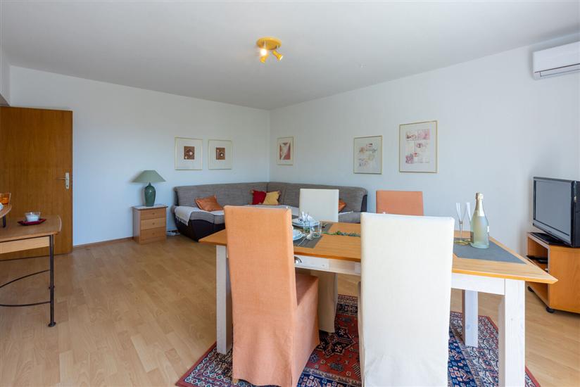 Apartment A1, for 5 persons