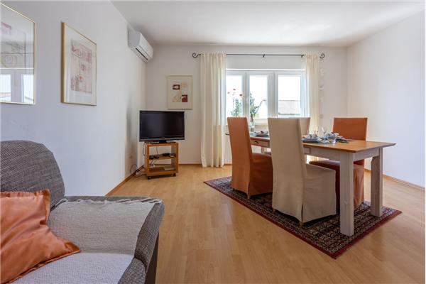 Apartment A1, for 5 persons