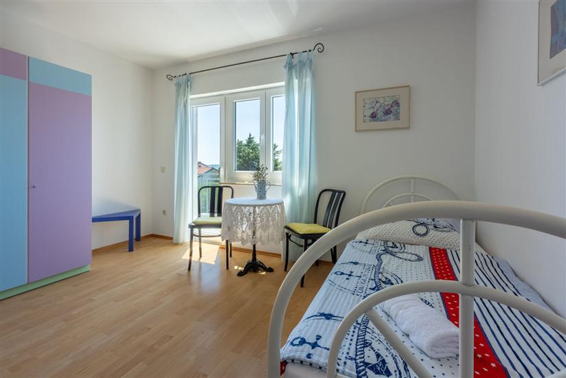 Apartment A1, for 5 persons