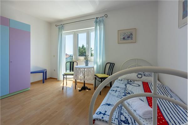 Apartment A1, for 5 persons