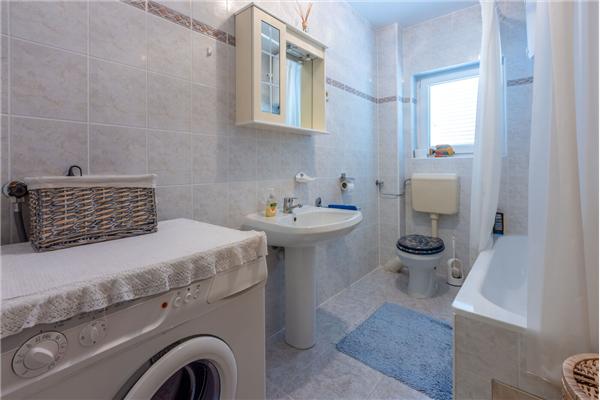 Apartment A1, for 5 persons