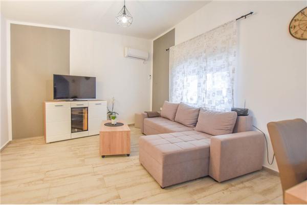 House K1, for 12 persons