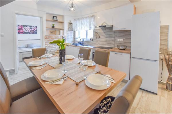 House K1, for 12 persons