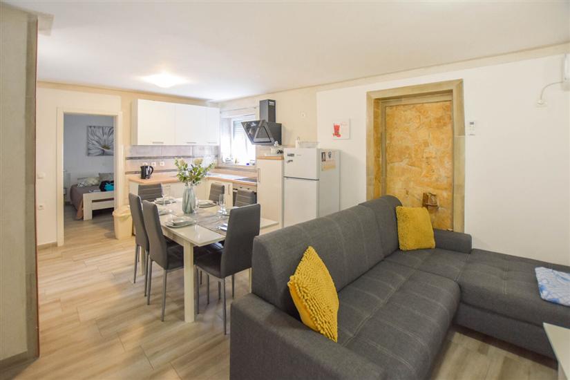 House K1, for 12 persons