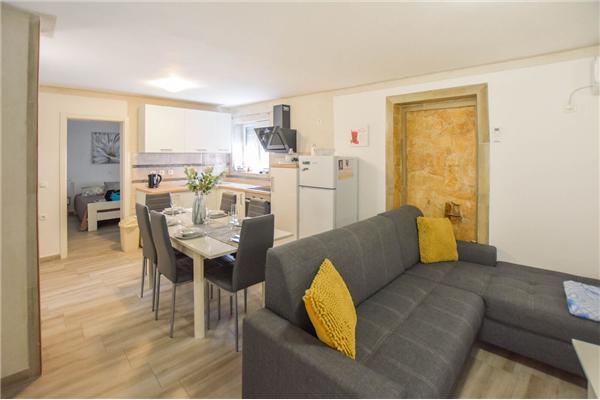 House K1, for 12 persons