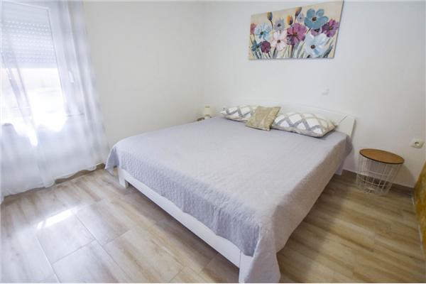 House K1, for 12 persons