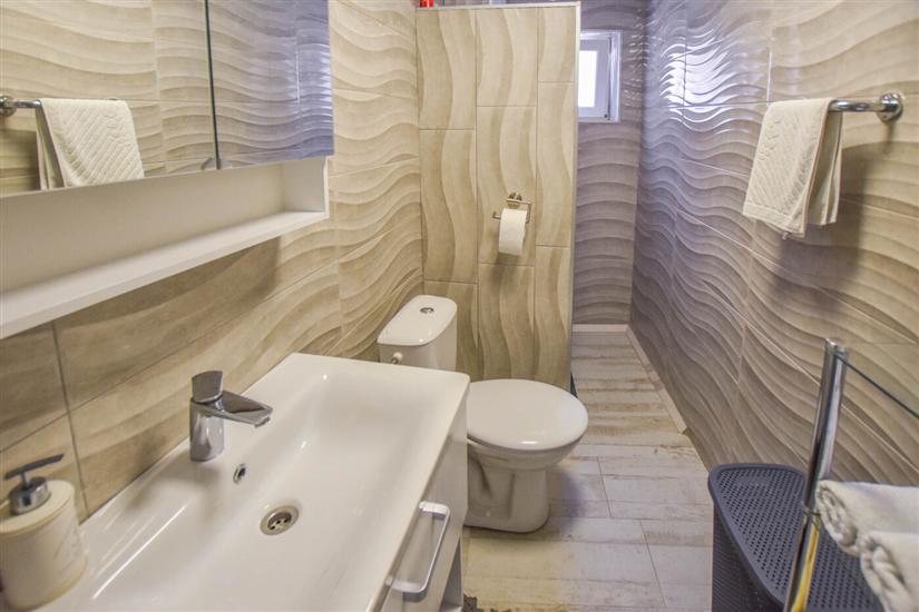 House K1, for 12 persons