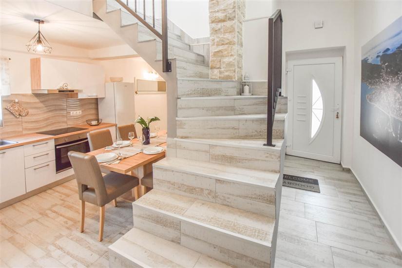 House K1, for 12 persons