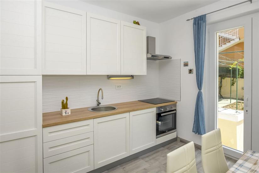 Apartment A2, for 6 persons