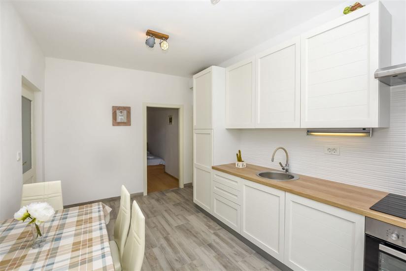 Apartment A2, for 6 persons