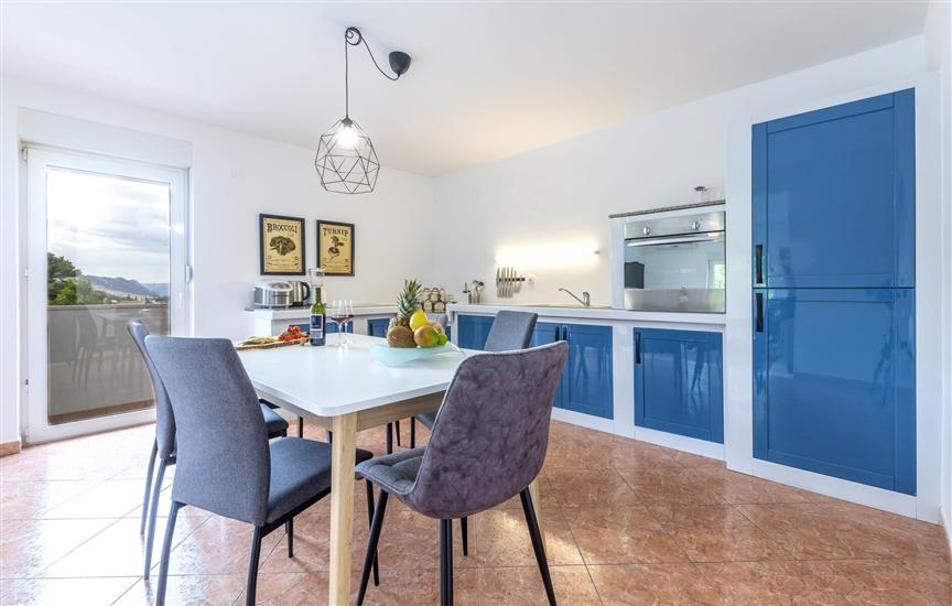 House K1, for 11 persons