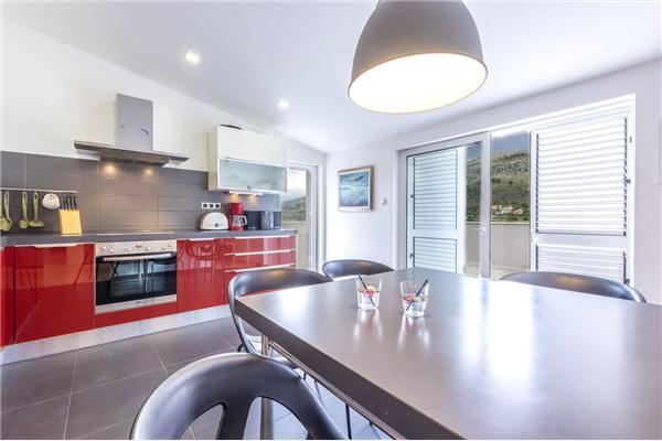 House K1, for 11 persons