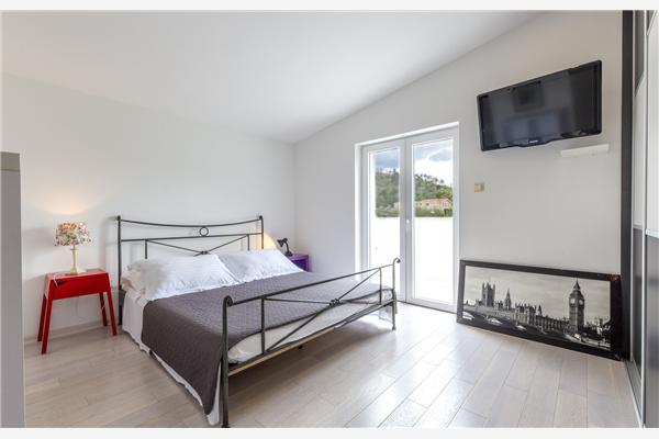 House K1, for 11 persons