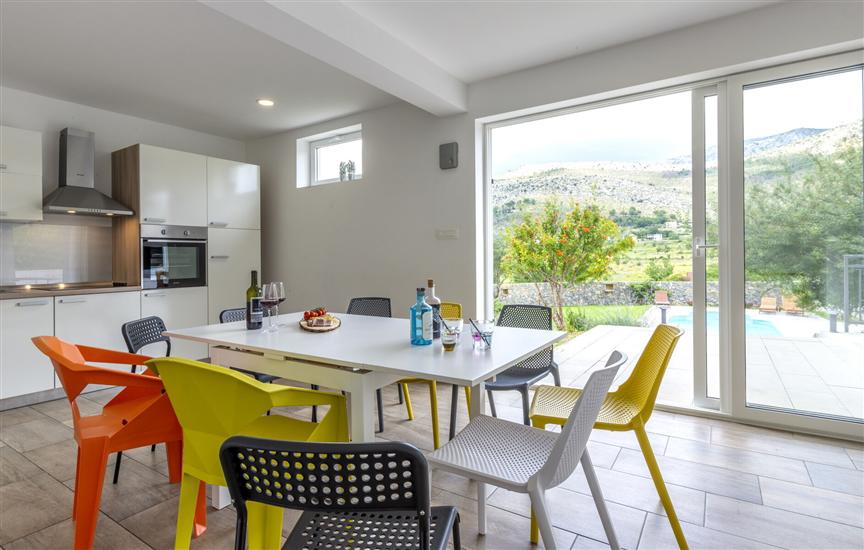 House K1, for 11 persons