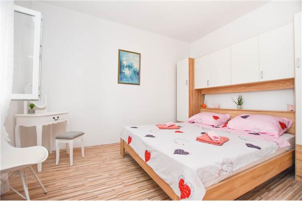 Apartment A1, for 5 persons