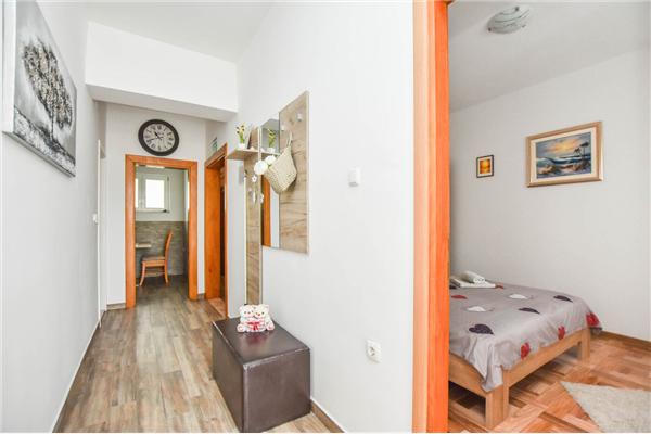 Apartment A1, for 5 persons