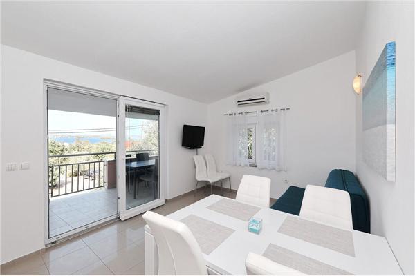 Apartment A2, for 6 persons