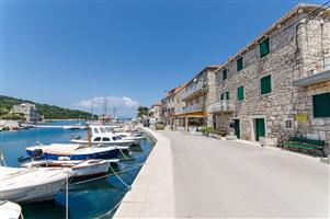 Apartment - Stomorska - island Solta