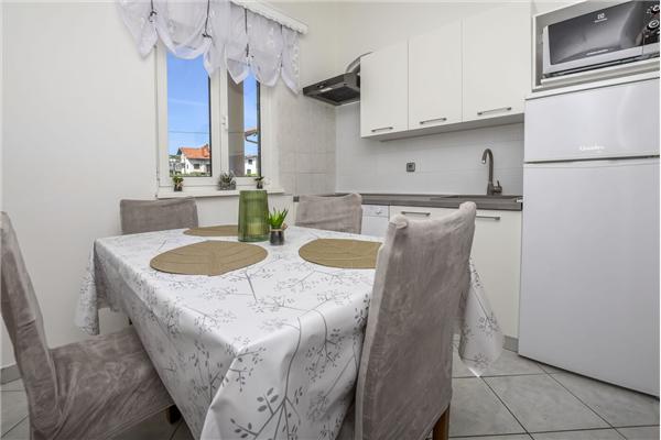 House K1, for 10 persons