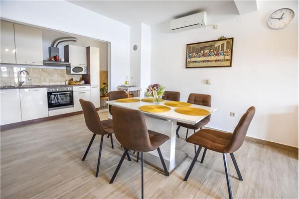 Apartment A1, for 6 persons