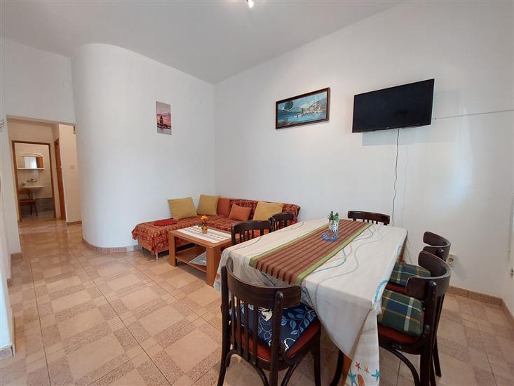 Apartment A1, for 5 persons