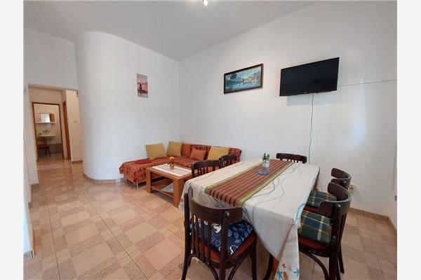 Apartment A1, for 5 persons