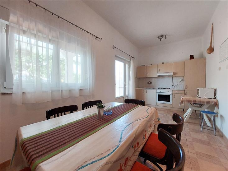 Apartment A1, for 5 persons