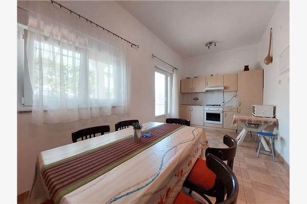 Apartment A1, for 5 persons
