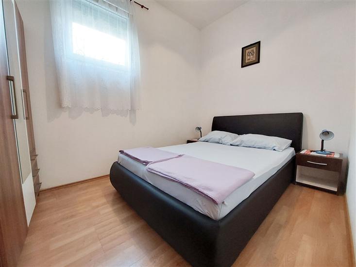 Apartment A1, for 5 persons