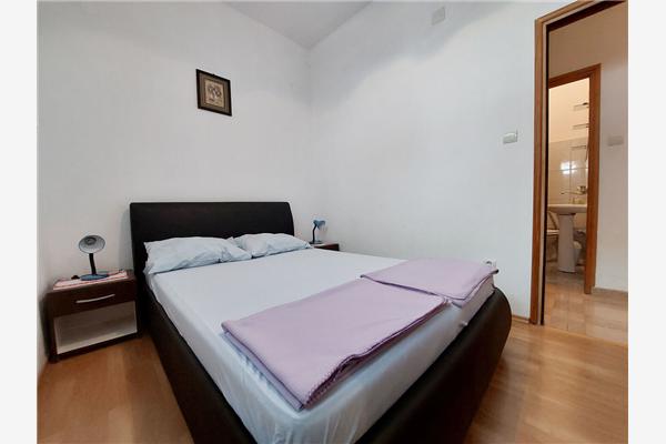 Apartment A1, for 5 persons