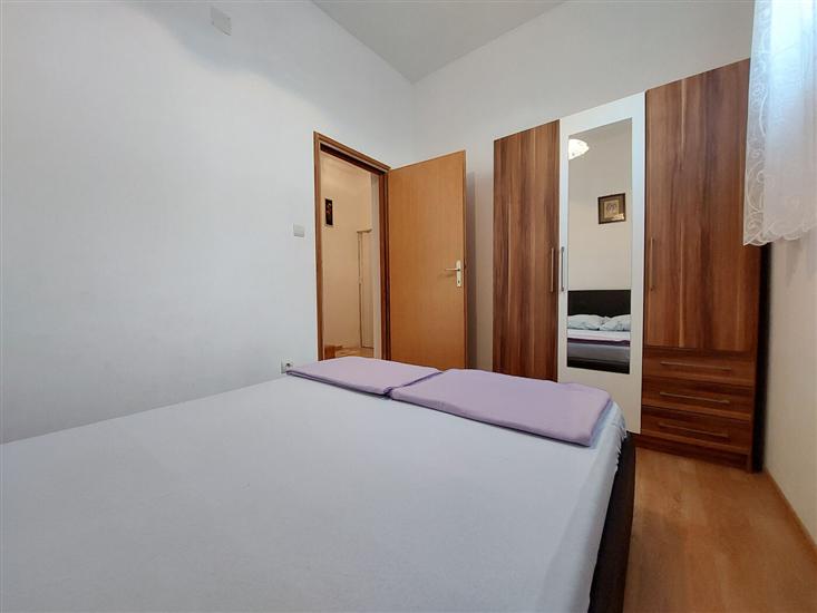 Apartment A1, for 5 persons