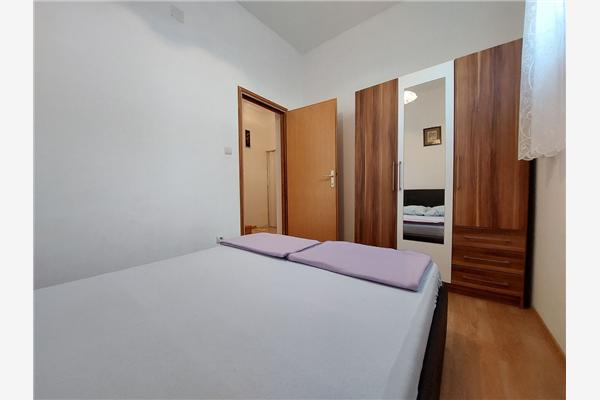 Apartment A1, for 5 persons