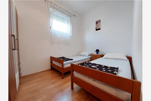 Apartment A1, for 5 persons
