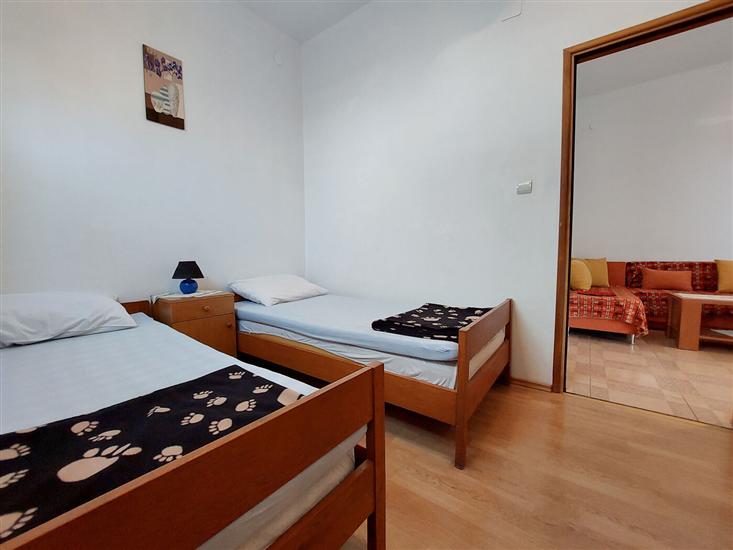 Apartment A1, for 5 persons